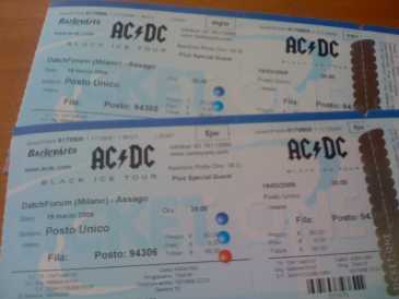 Fotografía: Proponga a vender Billetes de concierto PRIMA RICEVI, POI PAGHI! 2 BIGLIETTI AC/DC 19 MARZ - MILANO