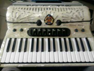 Fotografía: Proponga a vender Piano y sintetizadore PAOLO SOPRANI - 96 BASSI