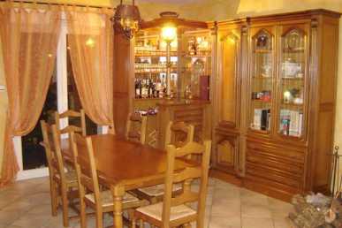 Fotografía: Proponga a vender Bar CHENE MASSIF - LIVING BAR D'ANGLE CHENE MASSIF + TABLE ET 6 CHAIS