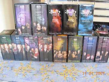 Fotografía: Proponga a vender 13 VHS Series TV - Ciencia ficción - BUFFY CONTRE LES VAMPIRES - JOSS WHEDON