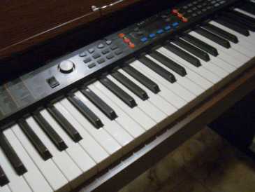 Fotografía: Proponga a vender Piano y sintetizadore